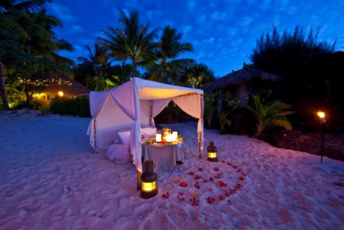56. Pacific Resort Aitutaki - Romantic dining(1).jpg